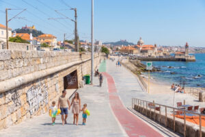 Viver com família em Cascais: o que a vila oferece no dia a dia